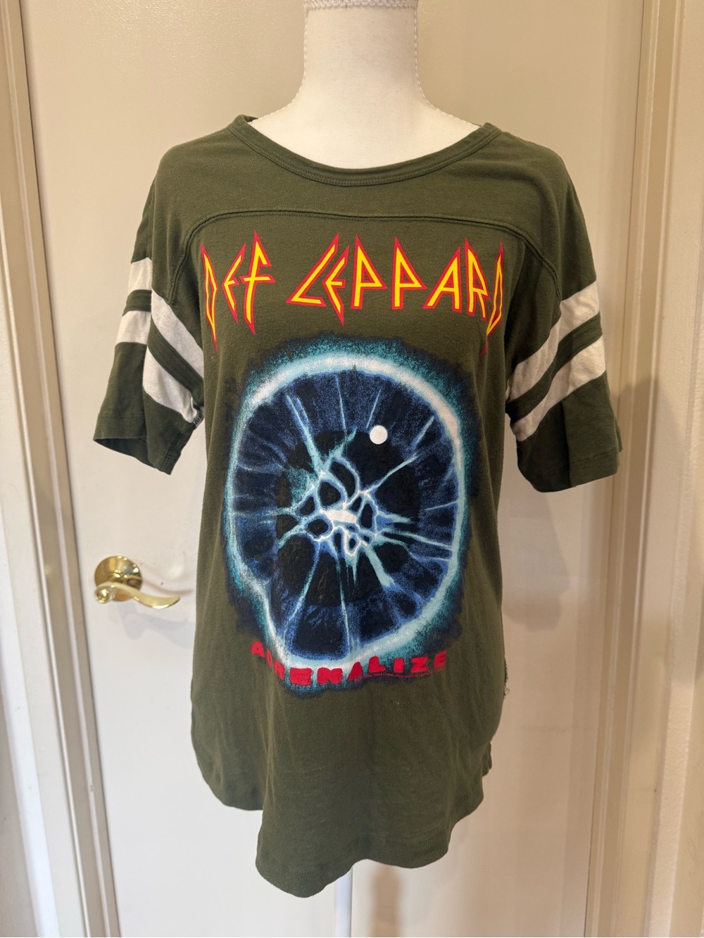 Forever 21 Olive Green Tour Def Leppard Graphic Short Sleeve Tee